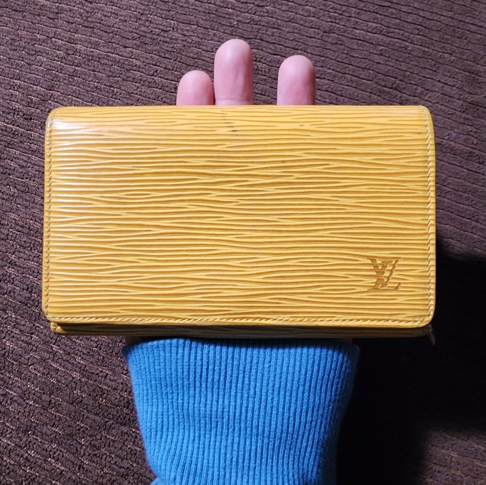 AUTH Louis Vuitton Epi Porte Monnaie Billets Tressor Wallet - Yellow